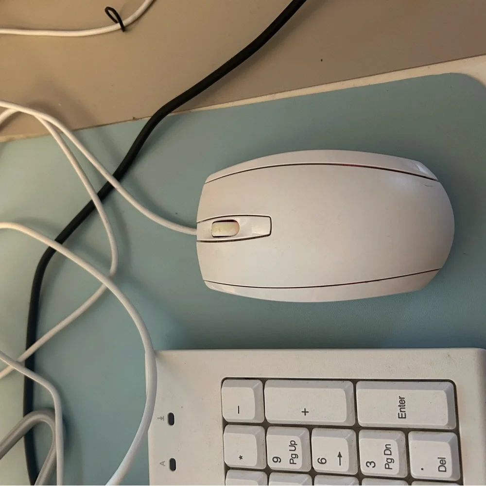 HP All-in-One 22 | 21.5” Full HD Price is Negotiable